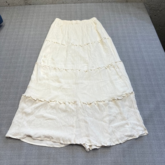 Hollister Tiered Maxi Skirt Medium Cream Ruffle Boho Cottagecore Coastal‎ Lined - Picture 3 of 9